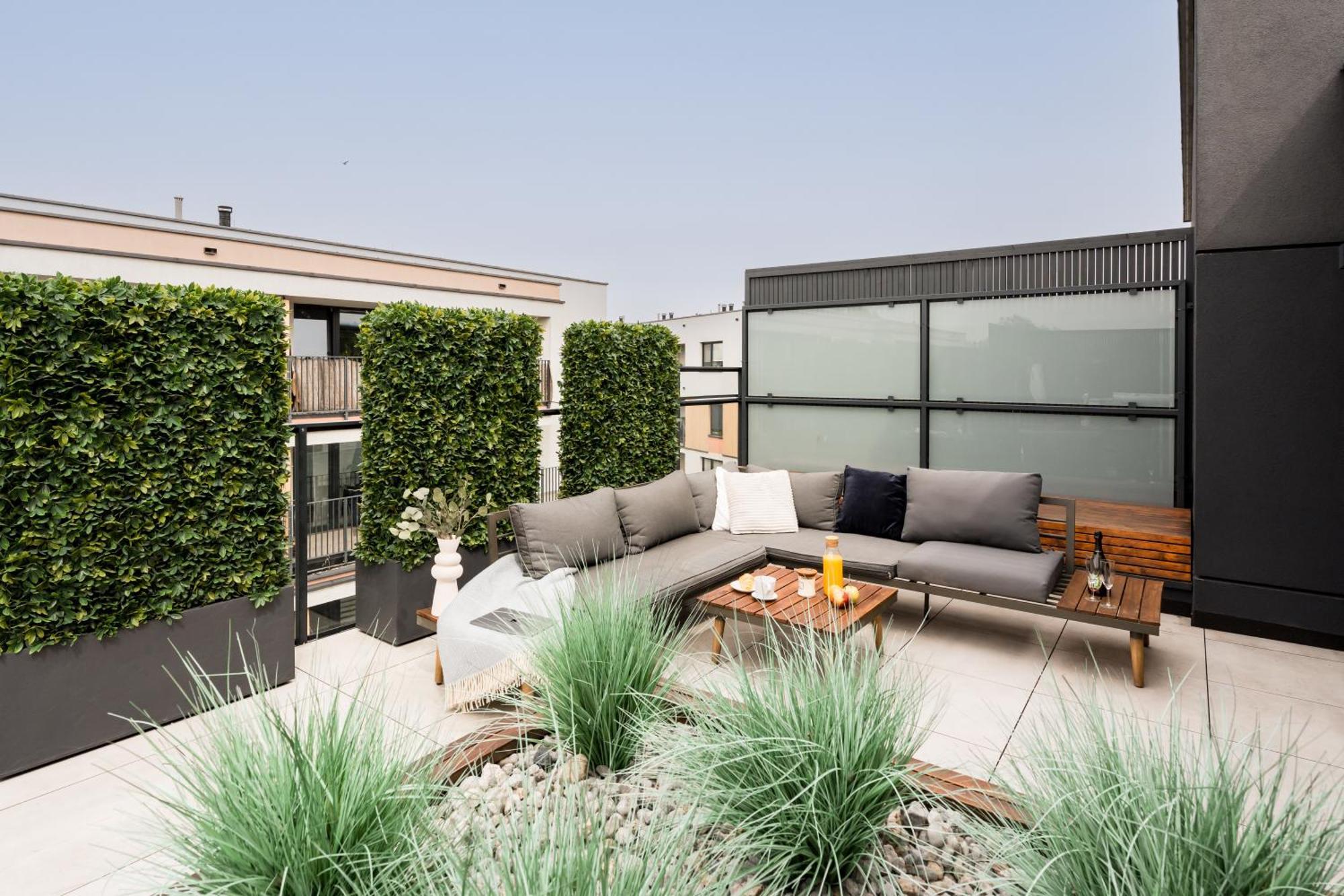Jacuzzi Hideout - Private Terrace - Free Parking Warsaw
